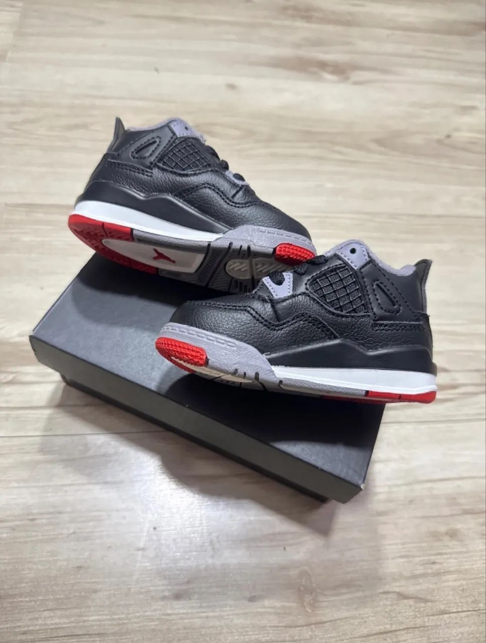 Air Jordan 4 GS Bred Reimagined - Foto 3