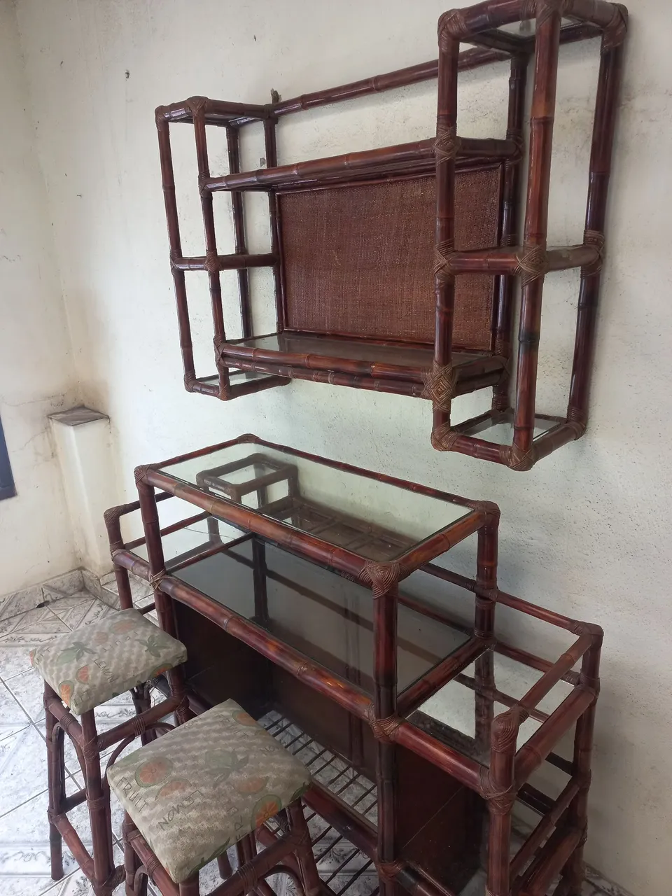 Conjunto Bar de Bambu com Prateleira