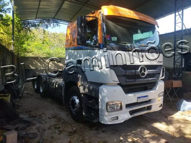 MB Axor 2536 ano 2020 com 315.000 km rodados.