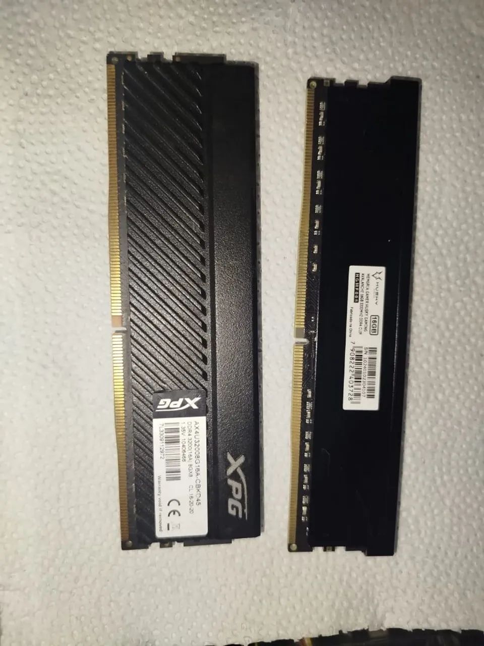  Memória ram 8gb + 16gb =24 gb DDR4 (Semi novo)