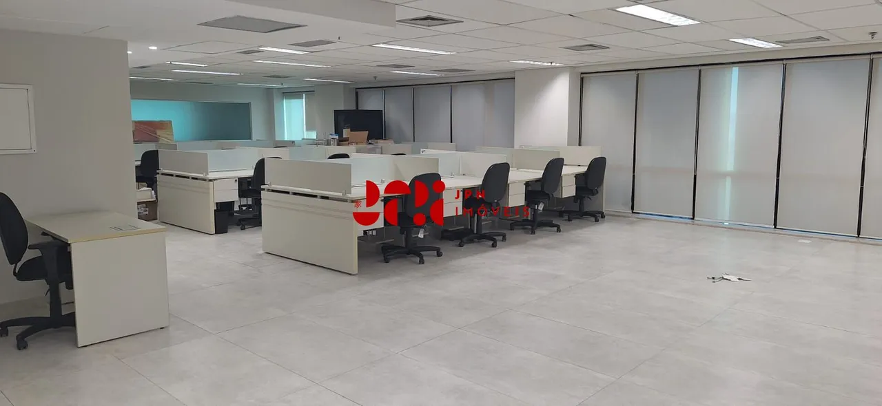 Sala comercial em Moema - 172m², mobiliada, copa, 04 banheiro, 04 vagas