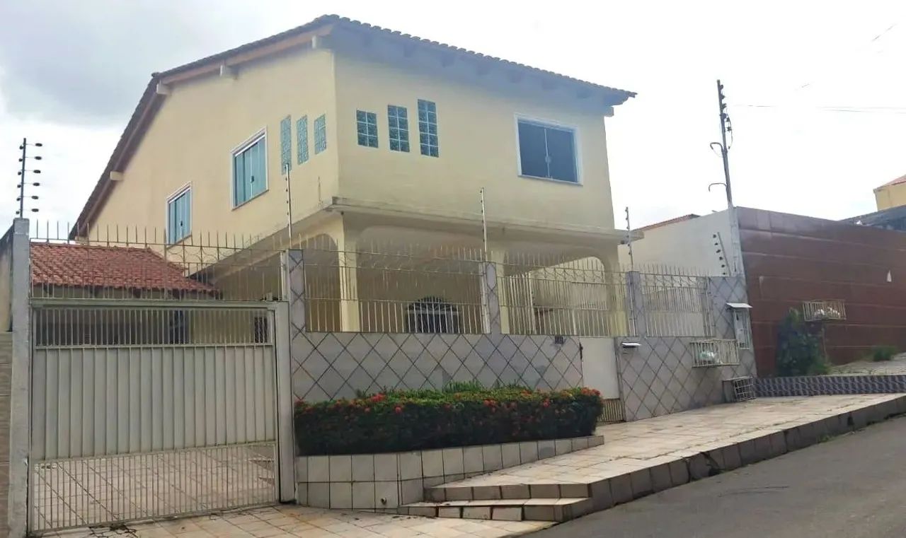 Aleixo.Conj. Colina do Aleixo, 2 Andares, Terreno 250m2, 3 Quartos, 3 Banheiros, Circuito 