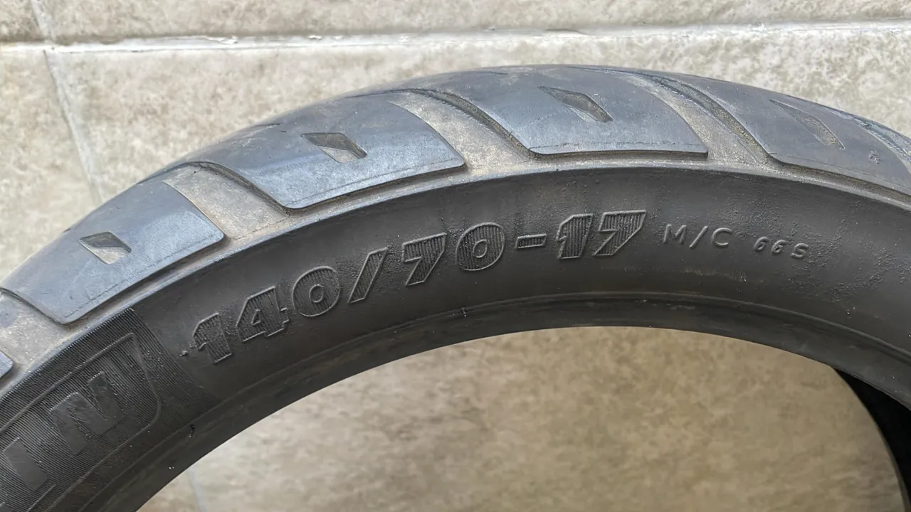 Cb 300 pneu usado original Michelin