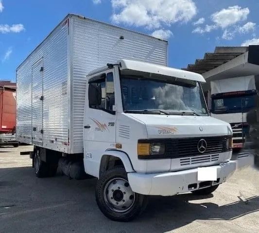 Mercedes-Benz 710 2011 Bau