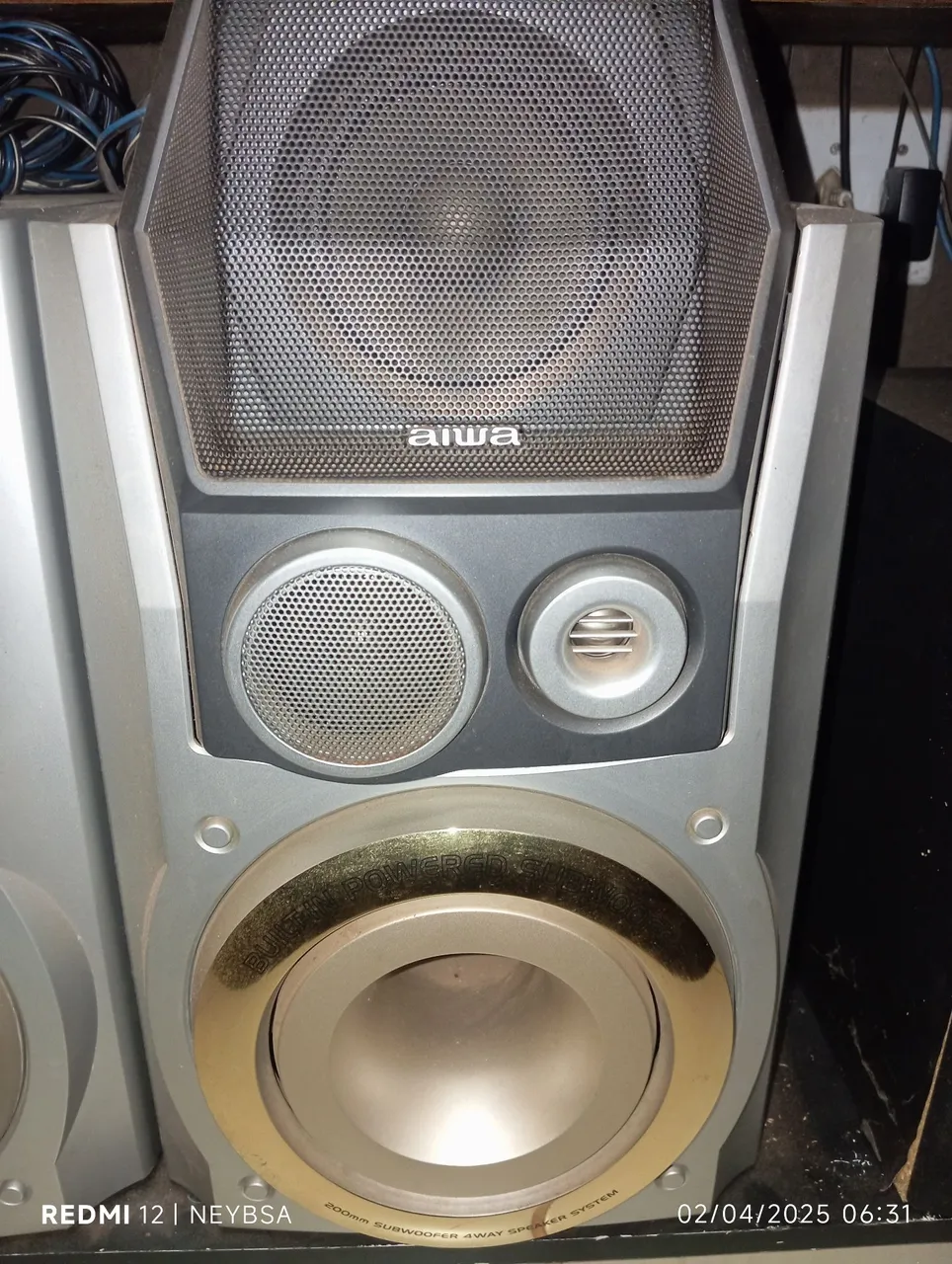 Caixa Aiwa com Subwoofer - Impecável