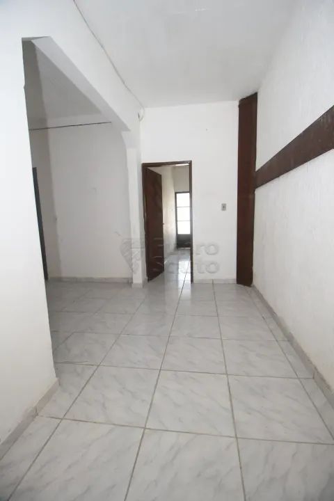 Sobrado amplo com pátio no bairro Areal - Foto 4