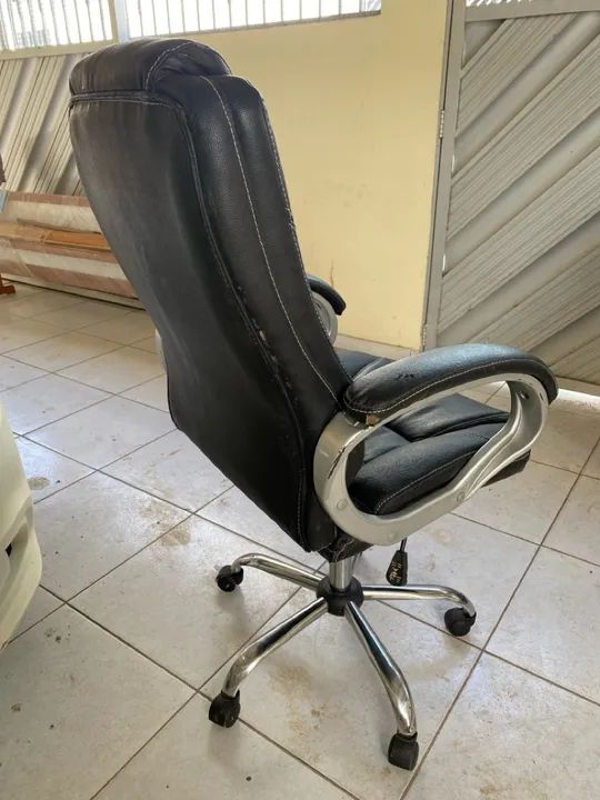 Cadeira de Escritório Giratória com Rodinhas - Foto 2