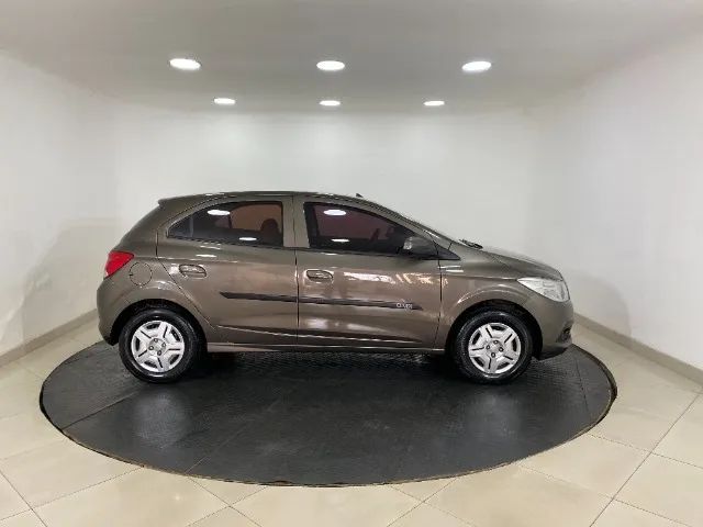 Chevrolet Onix 2014 1.0 LT com GNV - Foto 5