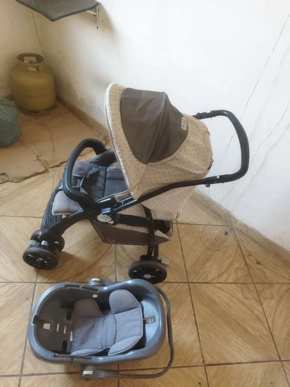 Carrinho de bebê e Bebê Conforto  - Foto 2