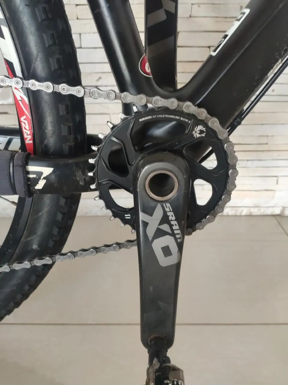 Bicicleta Aro 29 com Câmbio SRAM GX - Foto 2