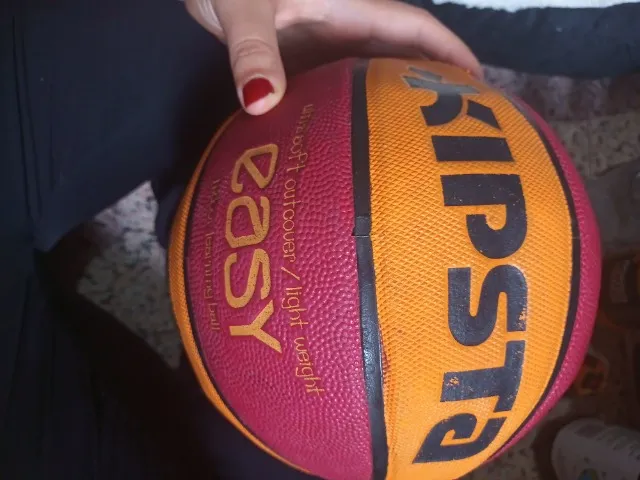 Bola de basquete usada