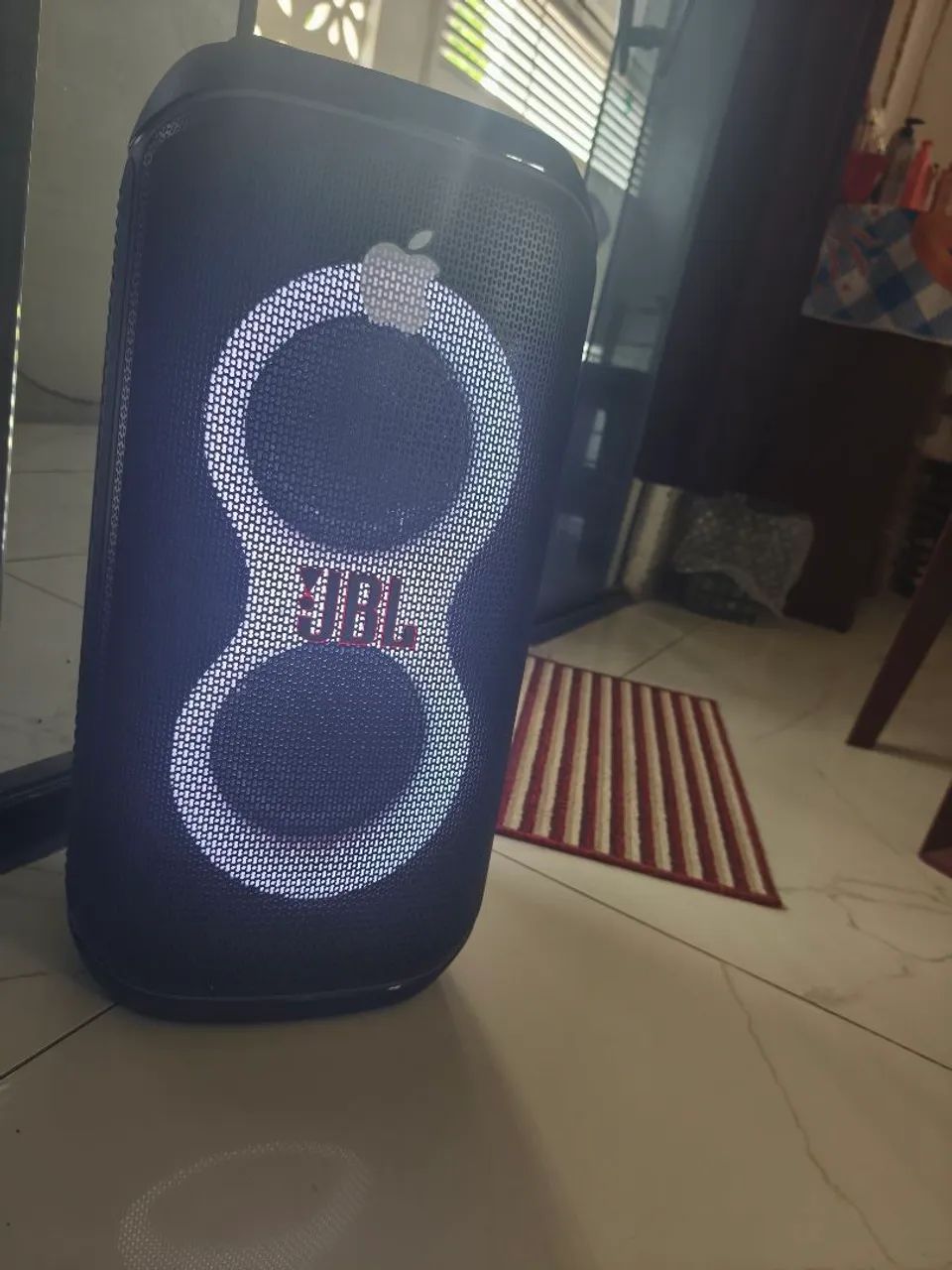 Caixa jbl party box 120