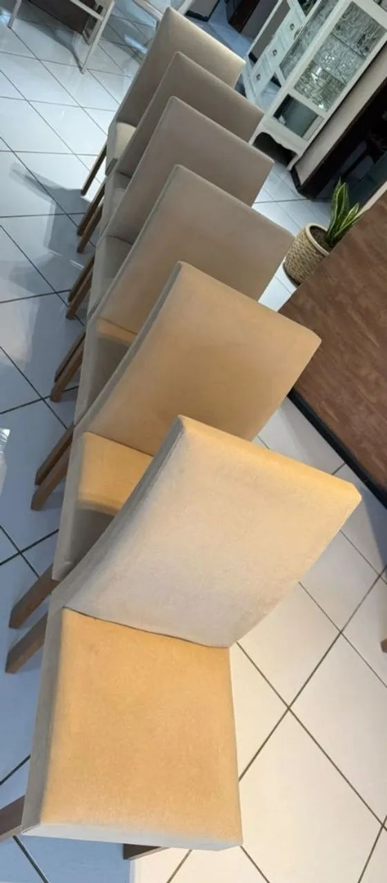 Conjunto com 6 cadeiras estofadas para sala de jantar - Excelente estado - Foto 3
