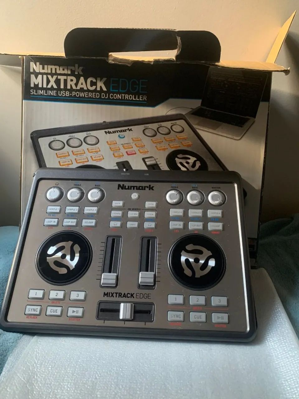 C461 Numark Mixtrack Edge DJコントローラー Controladora DJ Numark Mixtrack Edge USB - Aparelhos de Som