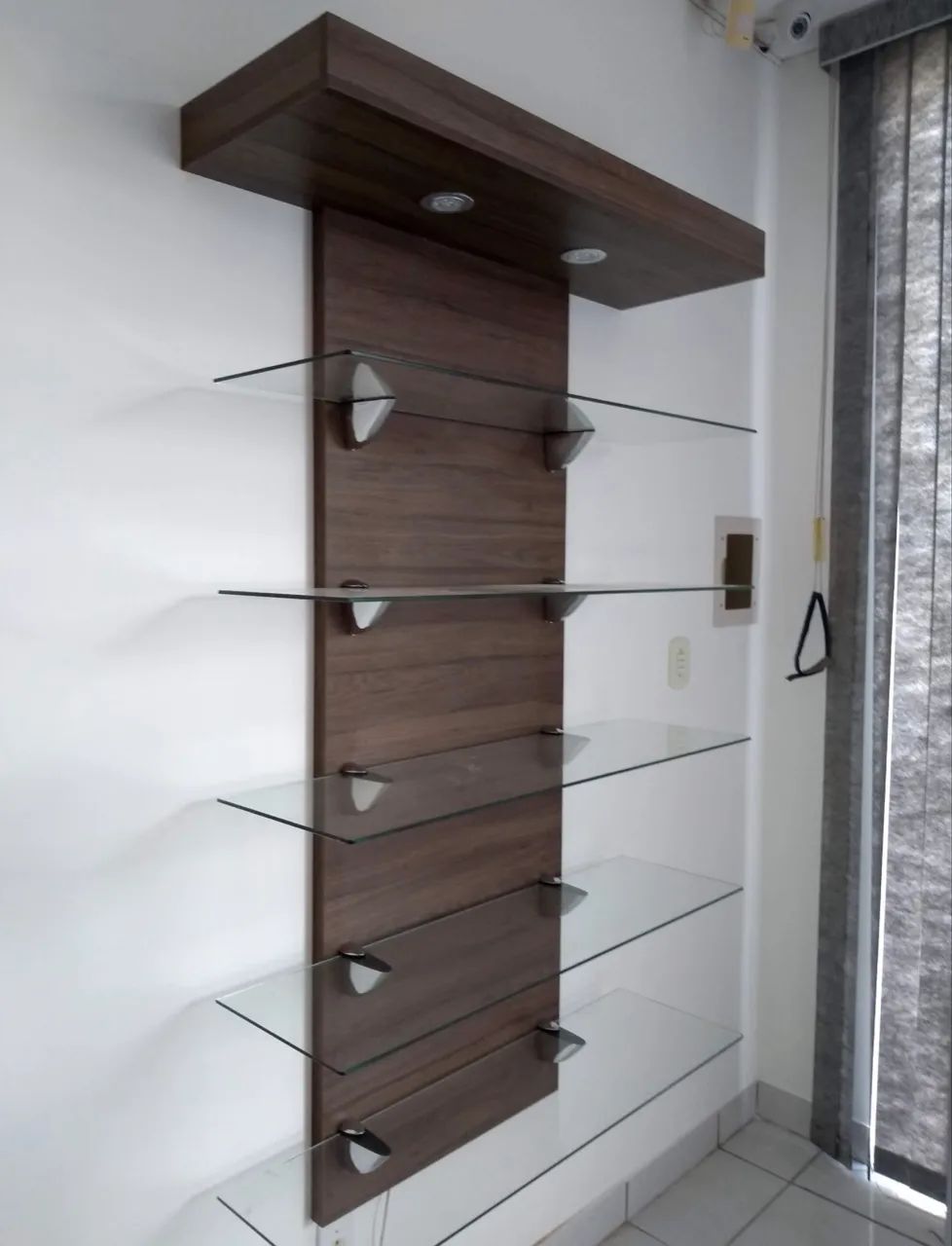 Prateleiras MDF com vidros - Foto 4