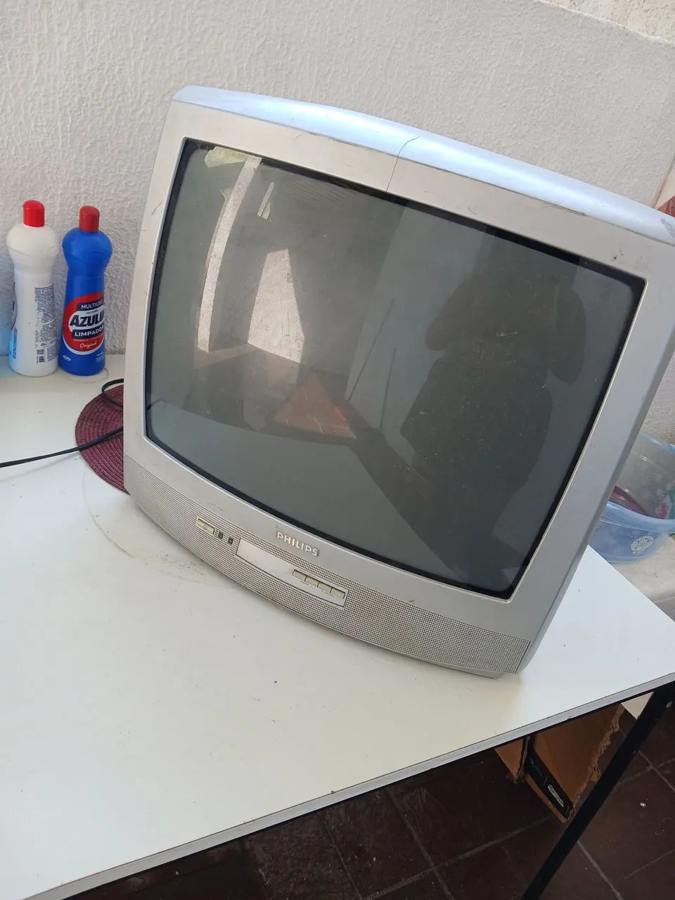Vendo tv antiga funcionando bem.
