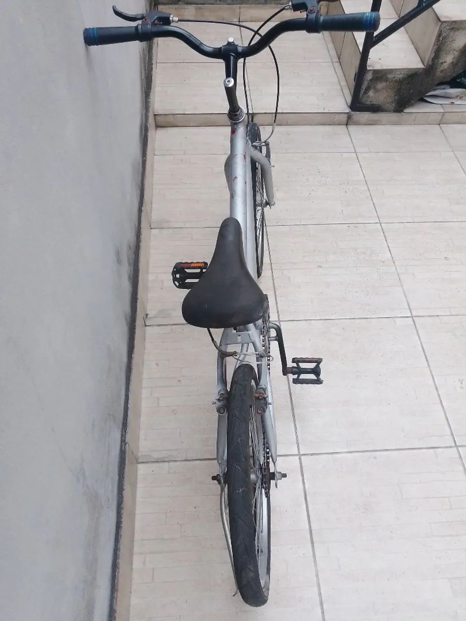 Bicicleta aro 20  bom estado - Foto 3