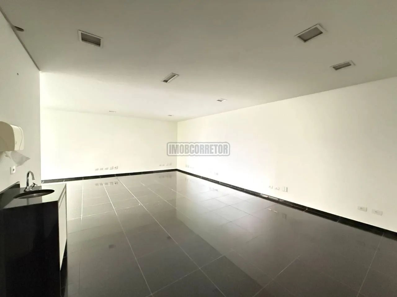 Sala comercial com espaço de 65 m² na Vila Guilherme - Foto 2