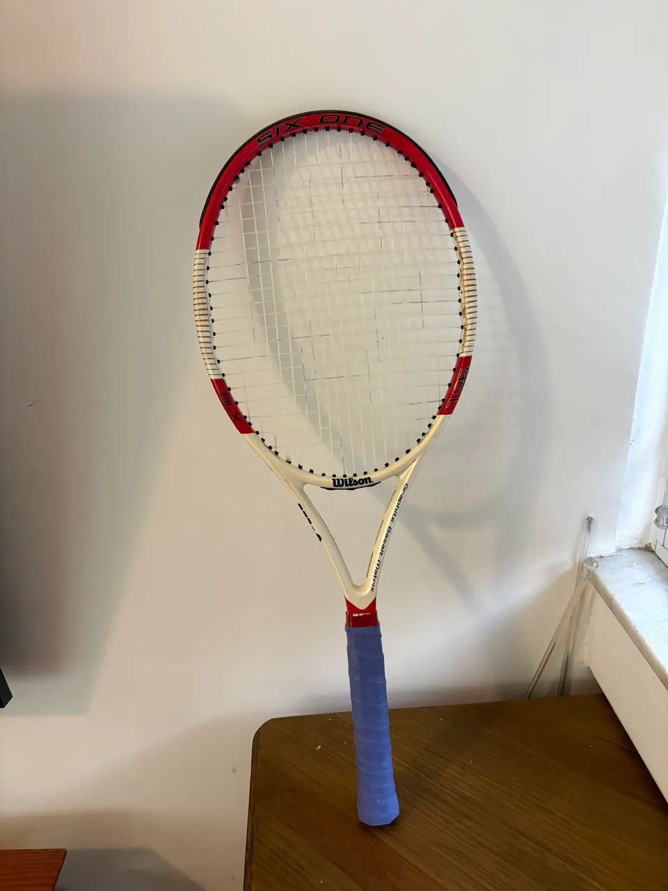 Raquete Wilson six one em boas condições e com corda nova - Foto 2