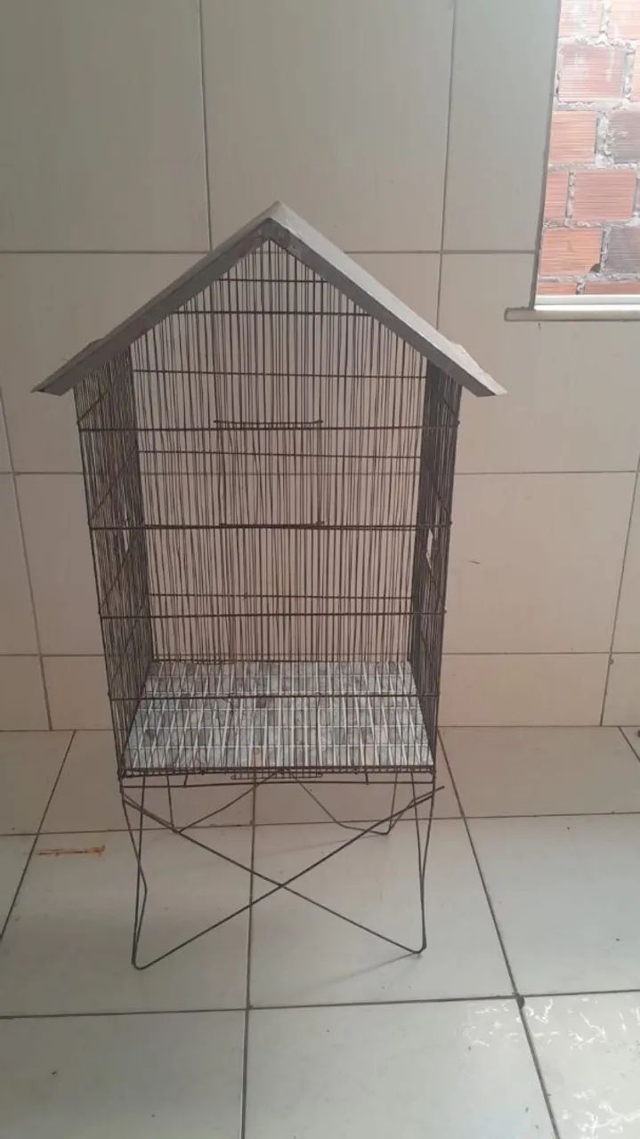 Vende-se gaiola 