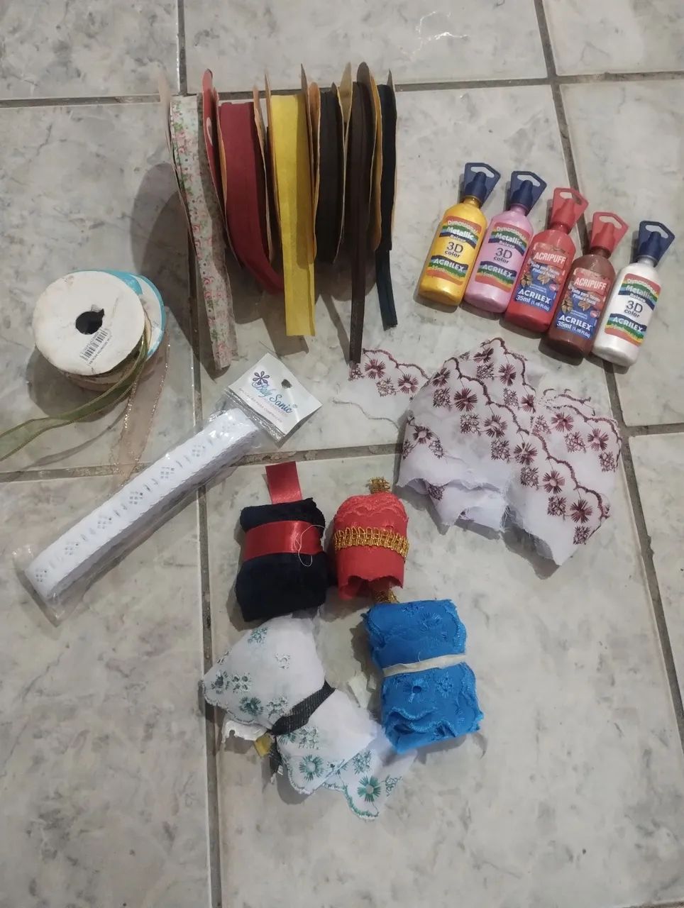 Fitas diversas para confecção/ artesanato + tinta p Tecido .