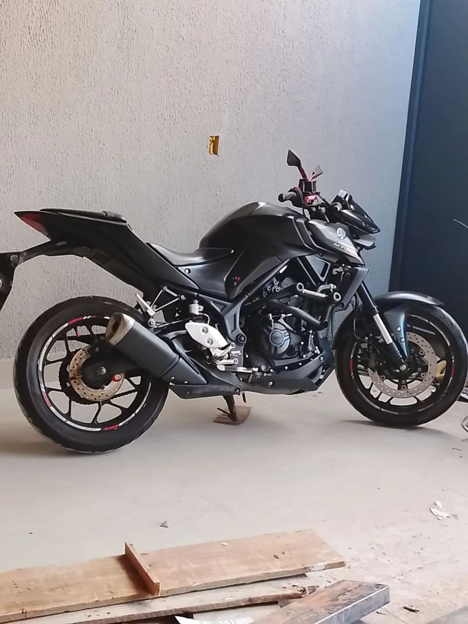 Yamaha MT 03  - Foto 4