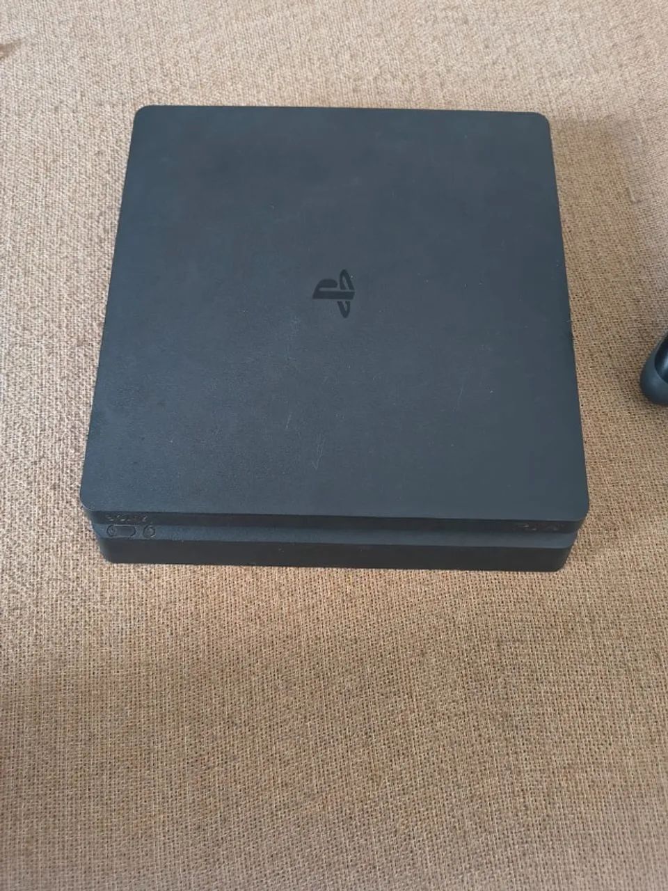 PS4 Slim com 3 controles - Foto 3
