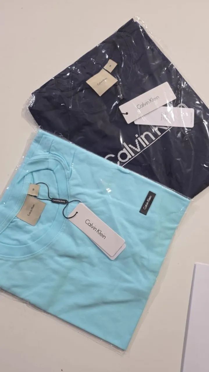 Kit 2 camisetas CK
