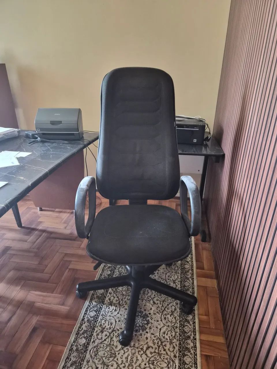 Cadeira escritório giratória 