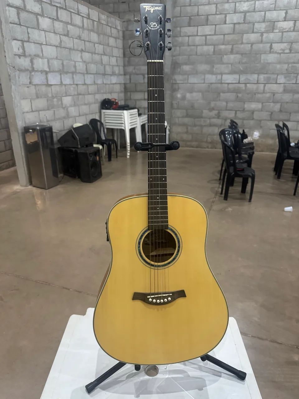 Mesa de Som, Violão, caixa de som , Potência 