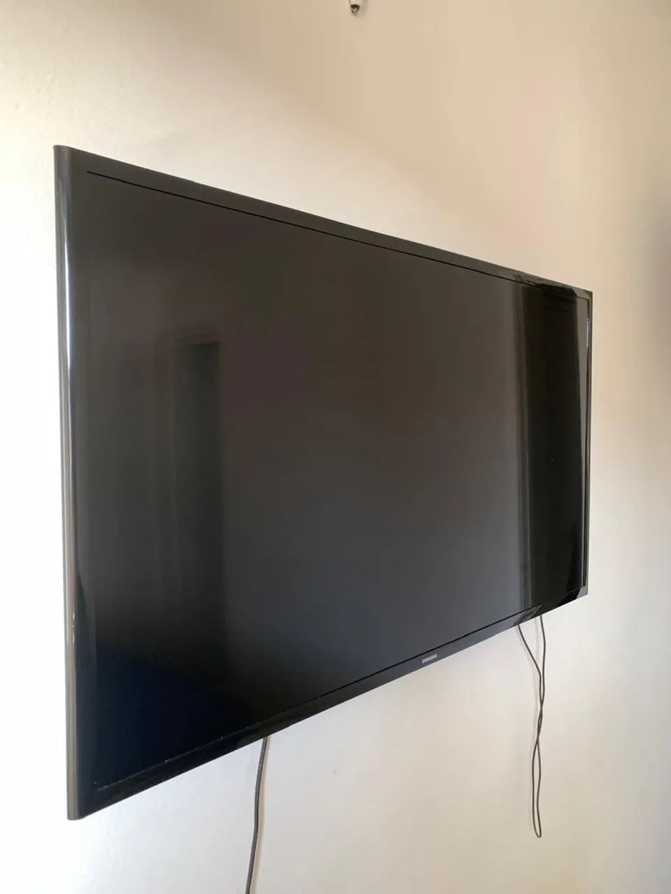 Smart tv 40 polegadas com a tela escura  - Foto 2