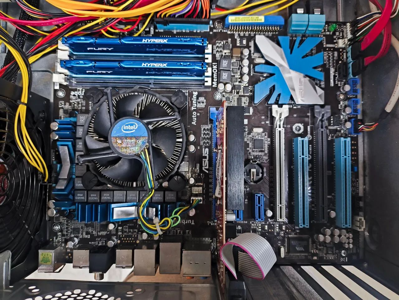i7-870 P7P55D DDR3 HD5850 動作品 ASUS P7P55D-E LX Motherboard+CPU Intel Core i7-870 2.93GHz+4GB Ram