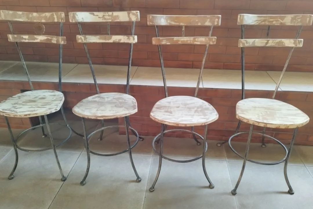 Mesa com quatro cadeiras rústica 1,20x0,80 - Foto 3