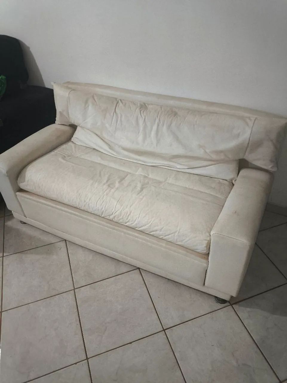 Sofá 2 lugares em courino branco 