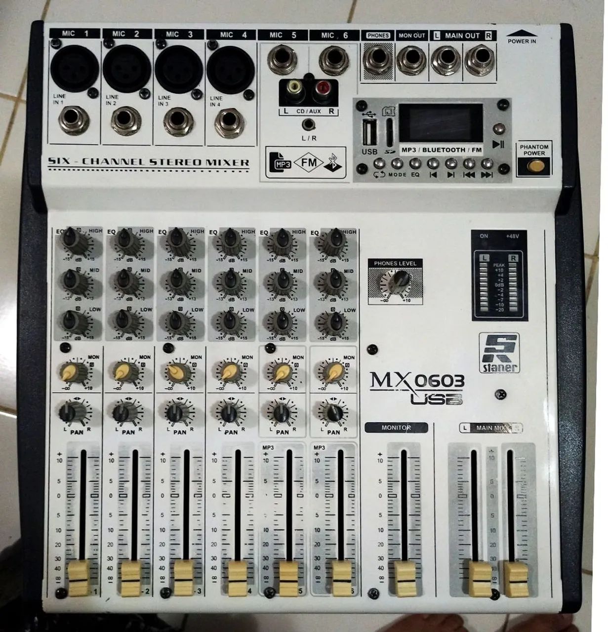 Mesa de Som STANER 