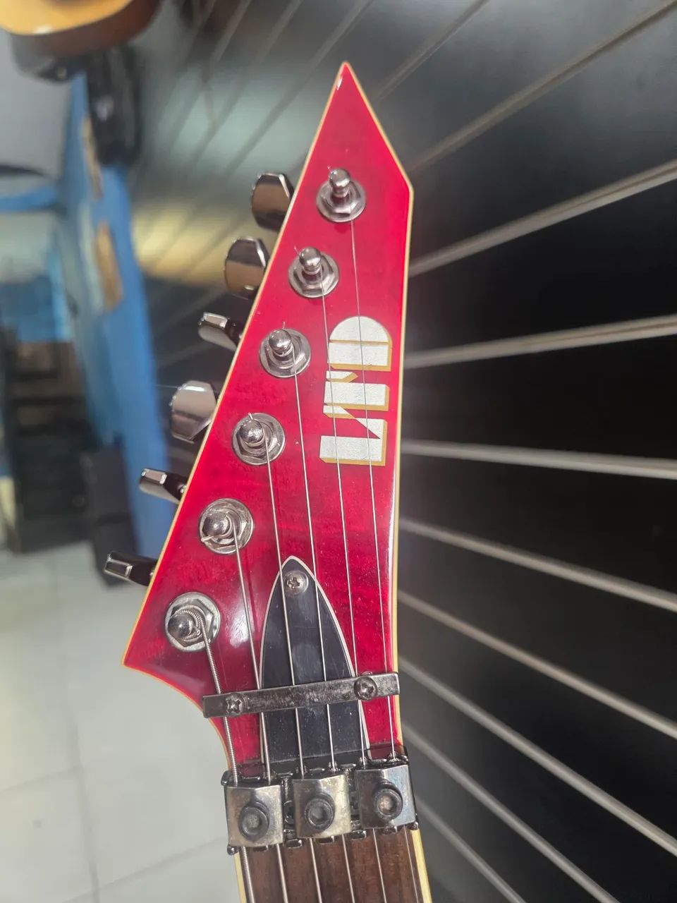 Guitarra LTD MH 350-FR + Case - Foto 5