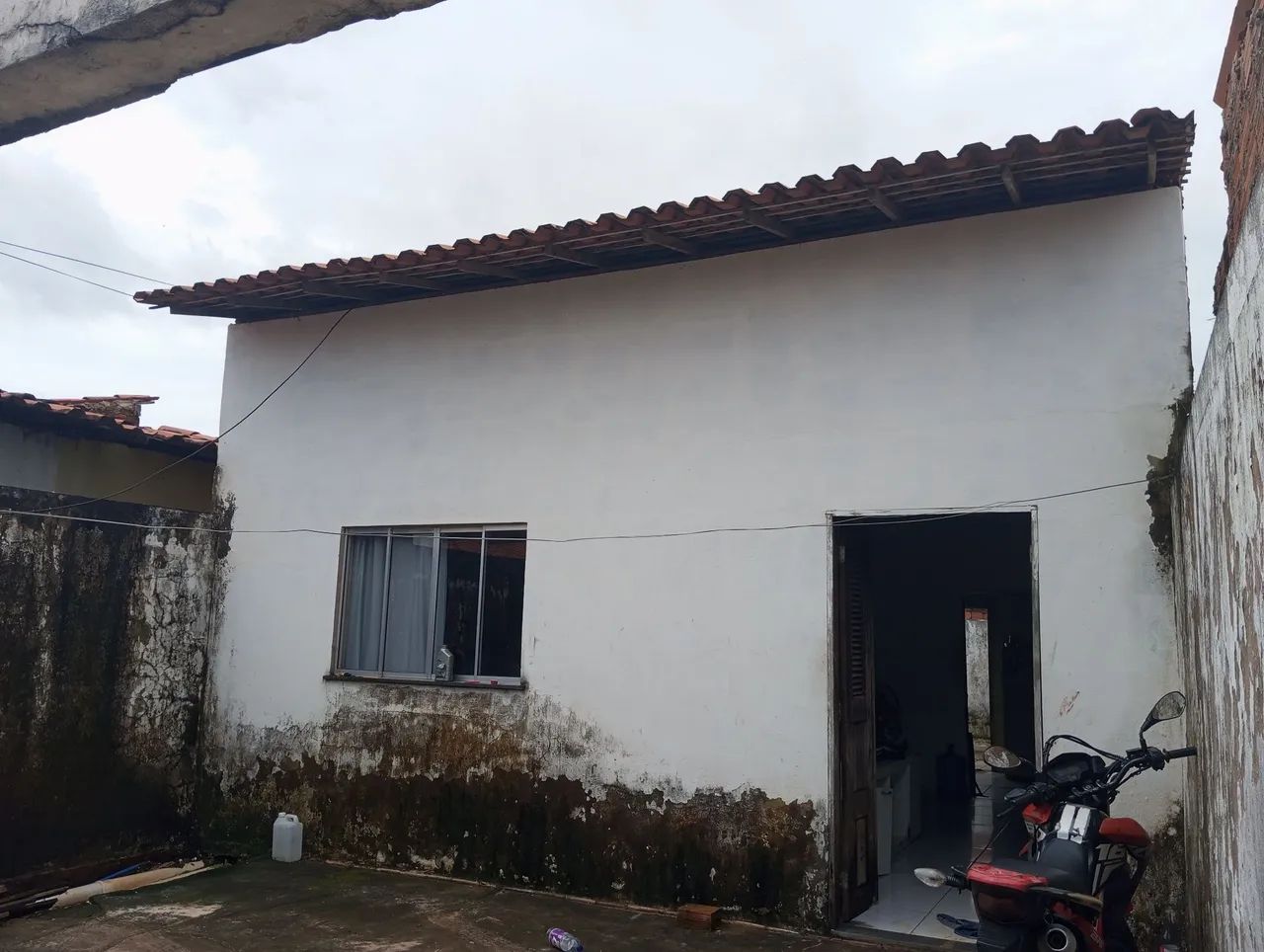 Vende-se casa no Parque Vitoria R$ 90 mil.