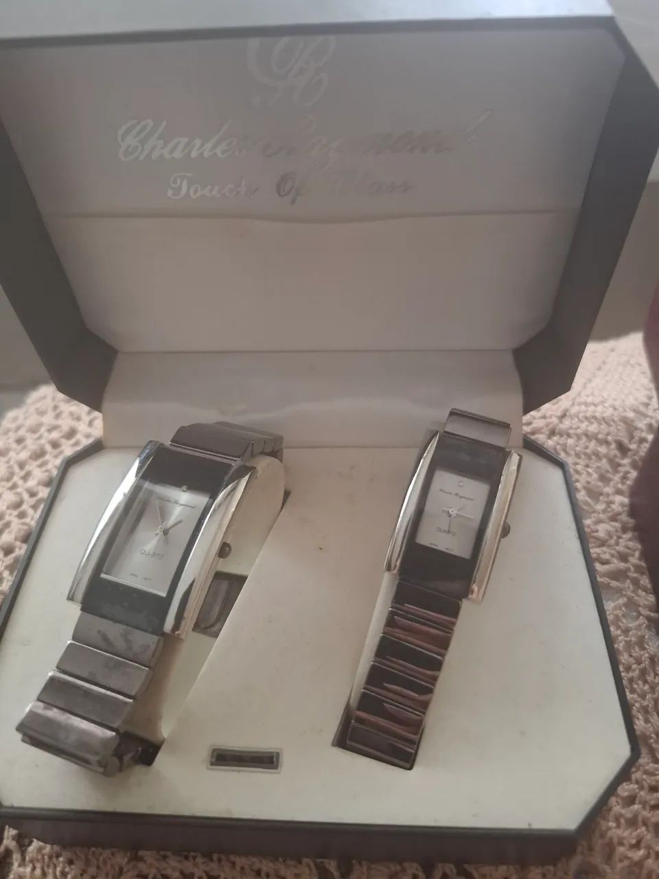 Vende se relógio para casal