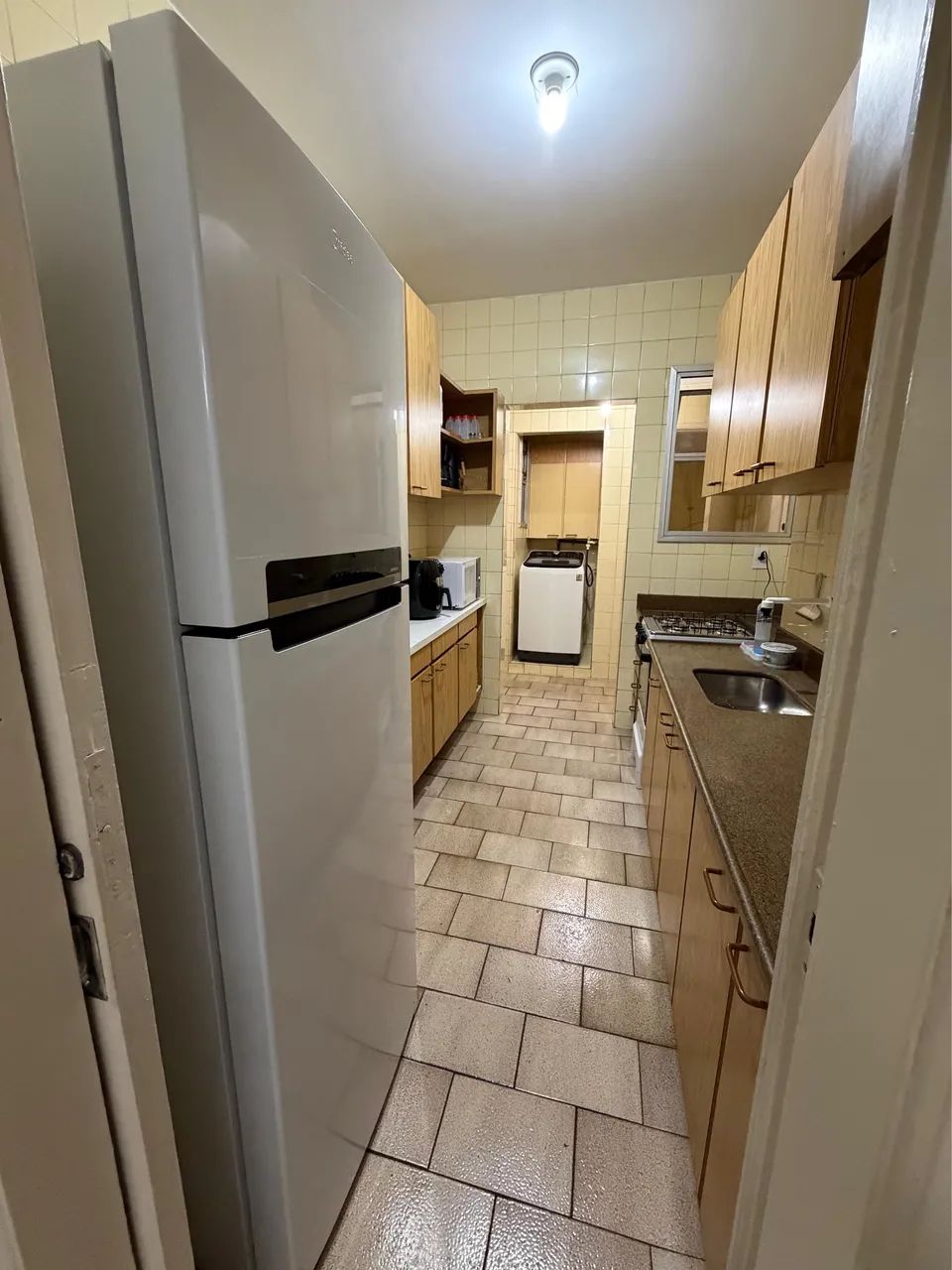 Quarto mobiliado para mulher - Praia do canto - Foto 3