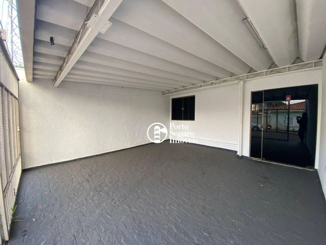 Ótima sala para consultório, próxima a clinica São Lucas.