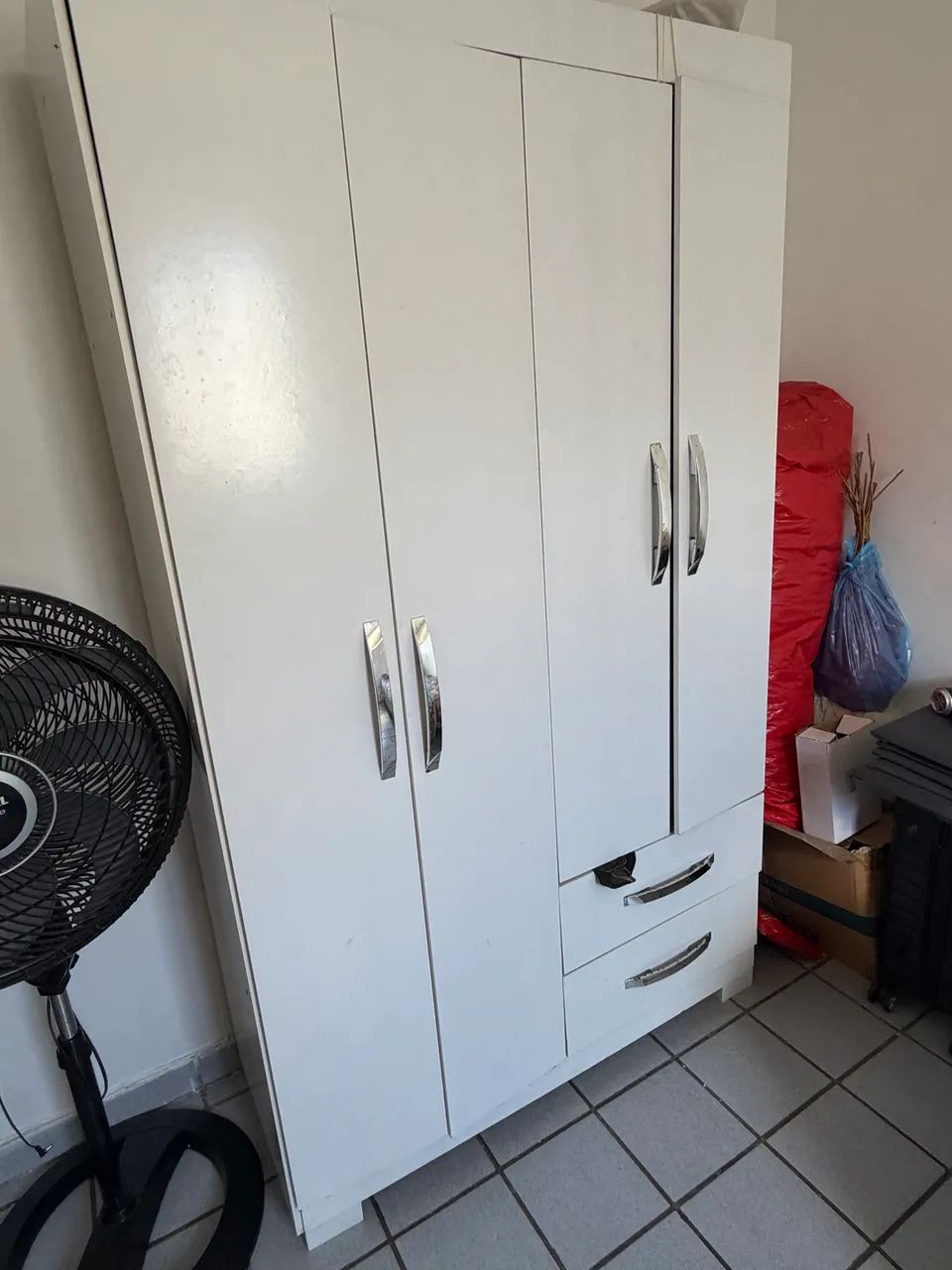 Guarda roupa solteiro 