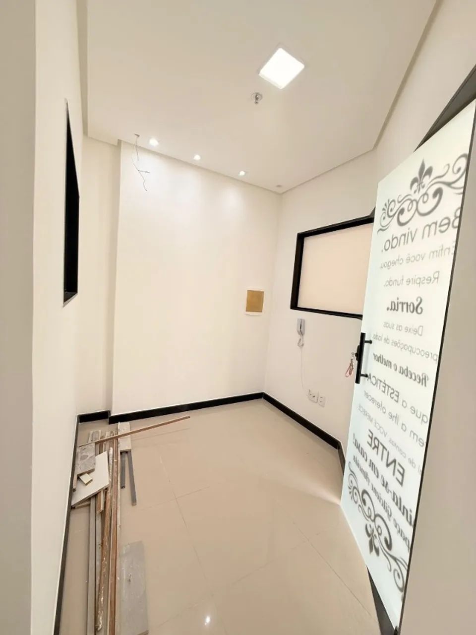 VENDO SALA COMERCIAL NO CENTRO MACAÉ TEL= * FALAR DIREITO COM A PROPRIETÁRIA  - Foto 4