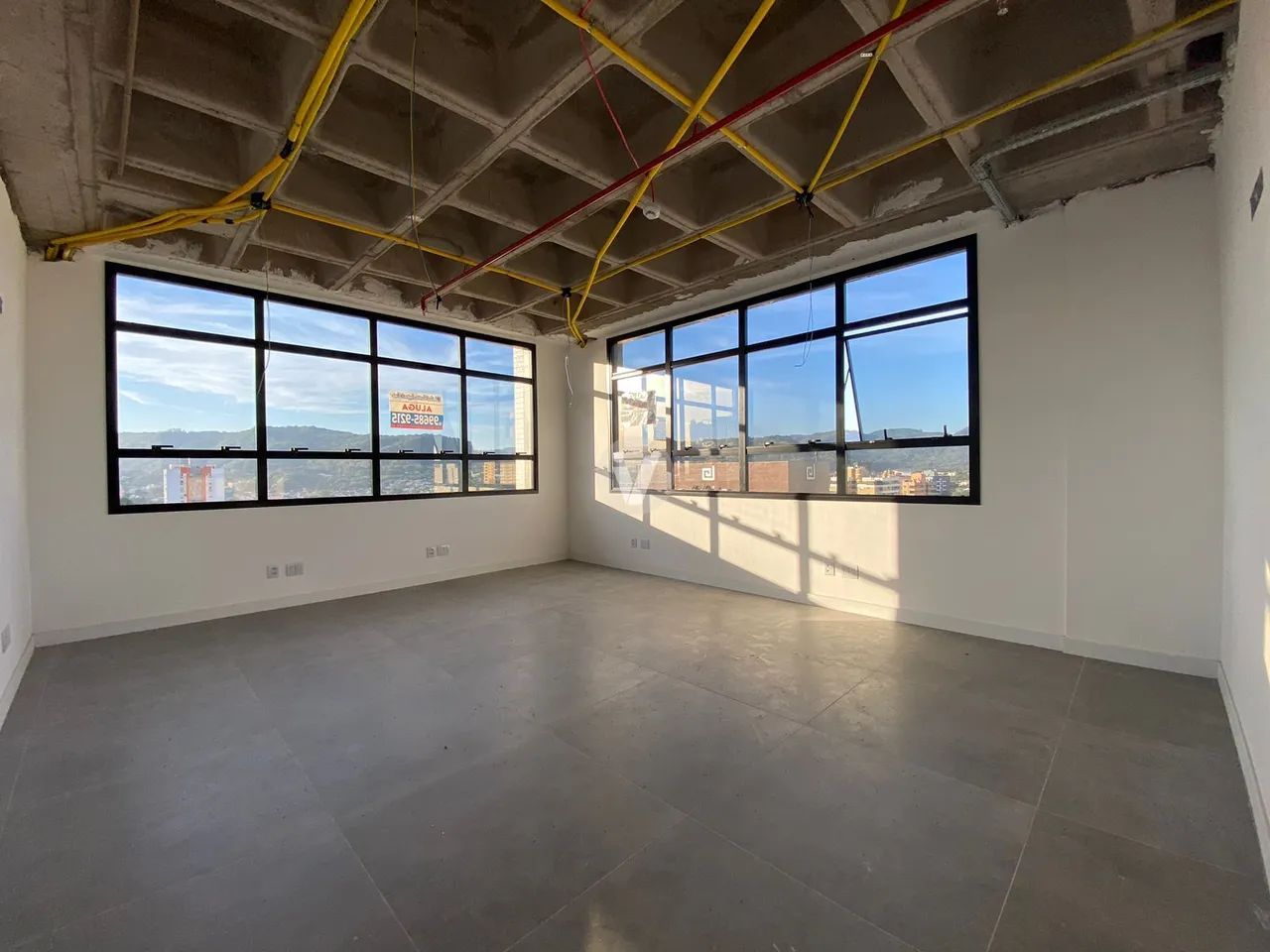 Sala comercial no Office Tower