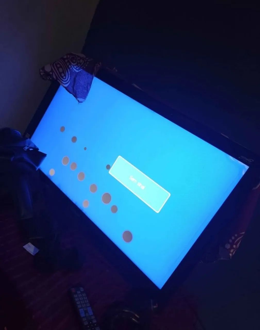 Vendo Tv 44 polegadas com esses 2 defeitos que está nas Fotos NÃO É SMART  - Foto 2