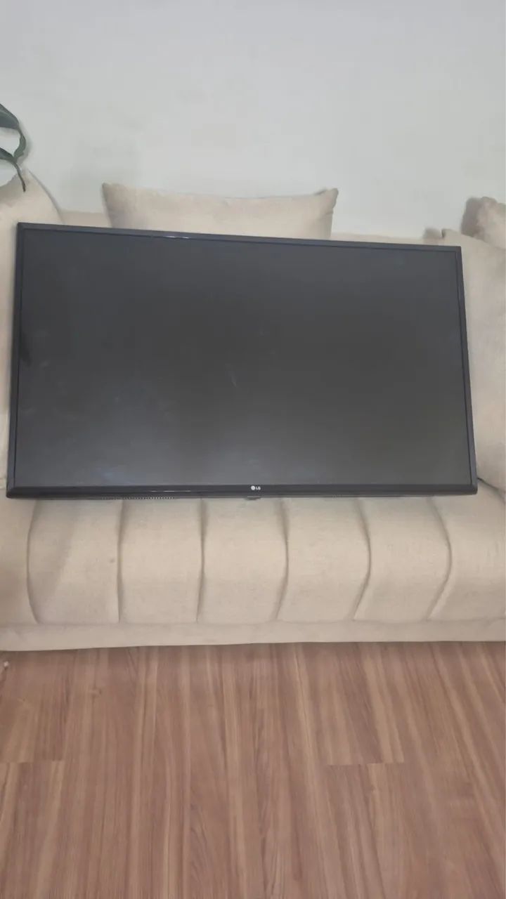 2 TVs + Fire TV Stick - Somente venda do lote - Foto 2