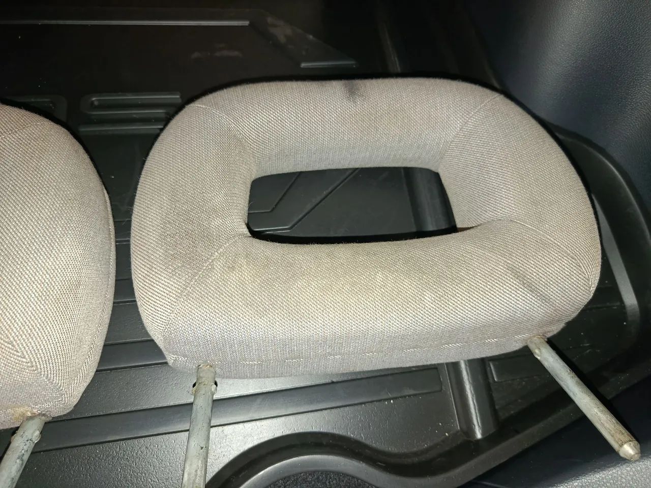 Encosto de cabeça vazado vw - Foto 3