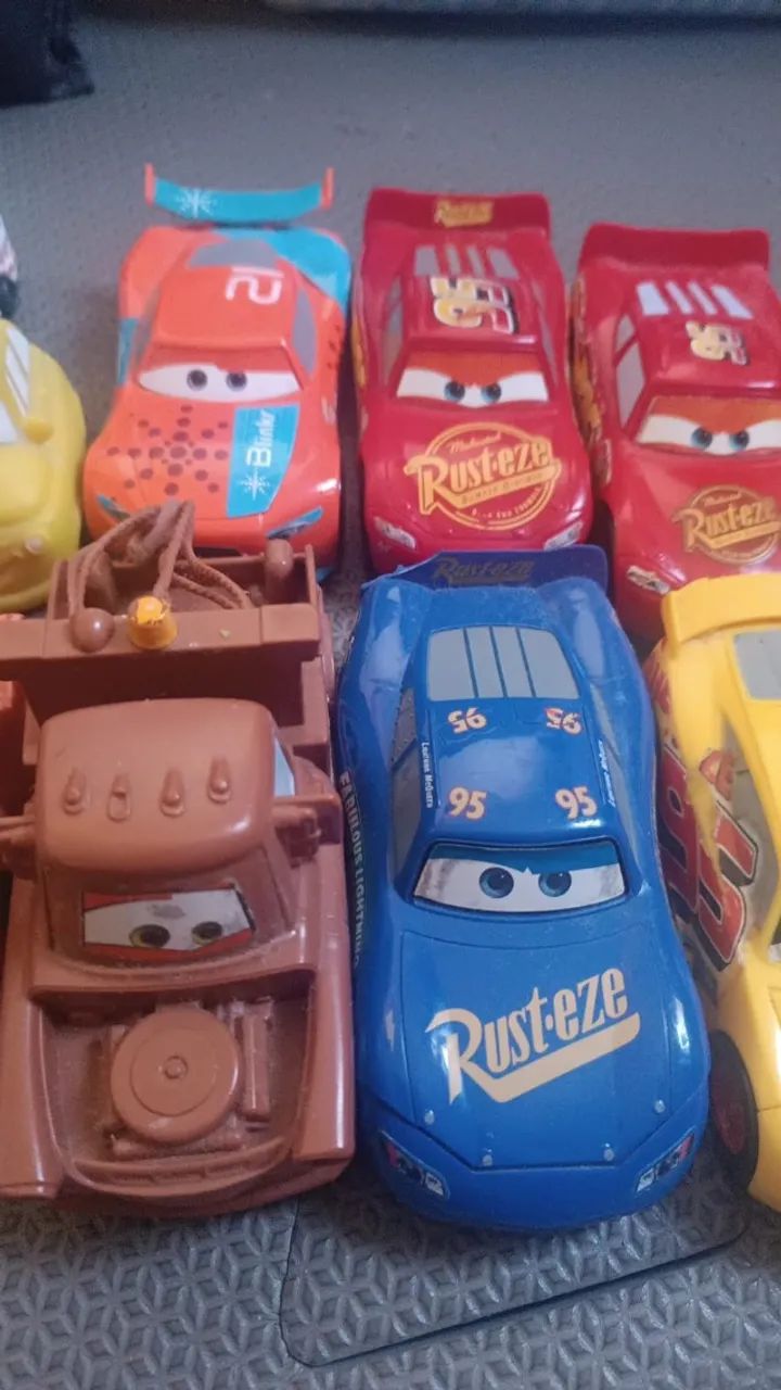 18 Carrinhos de brinquedo da serie Carros e outros USADOS - Foto 4