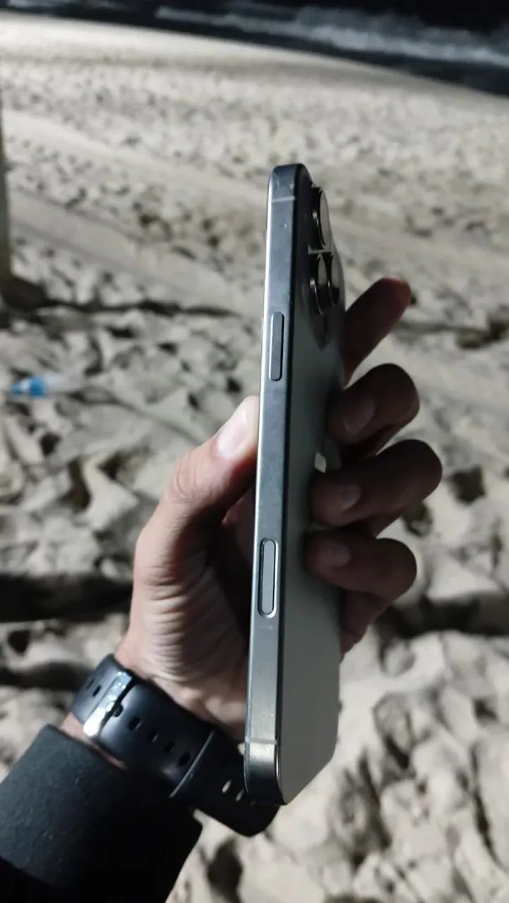 Iphone 16 PRO MAX - Foto 3