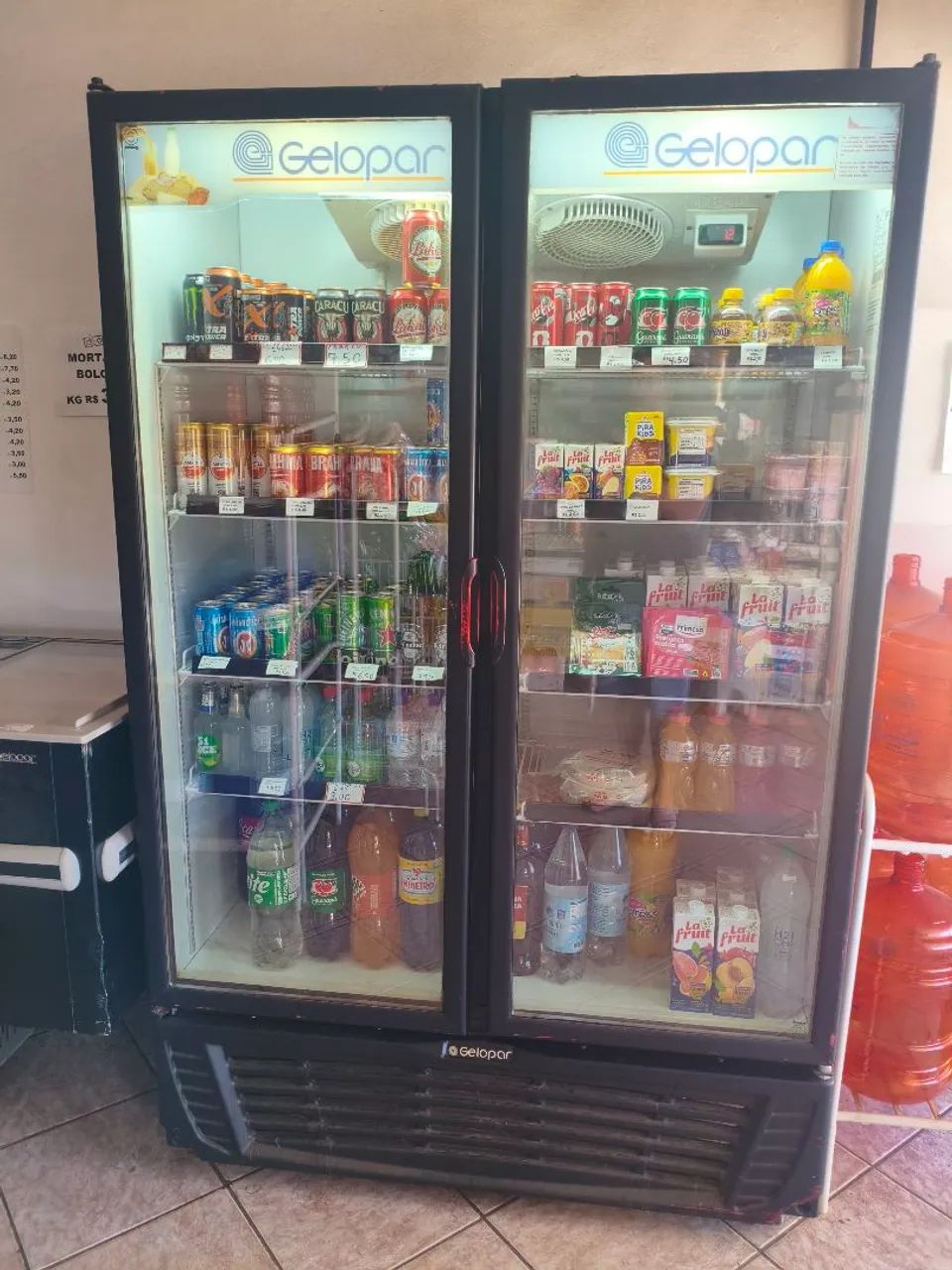 Freezer expositor ,ilha e prateleiras 