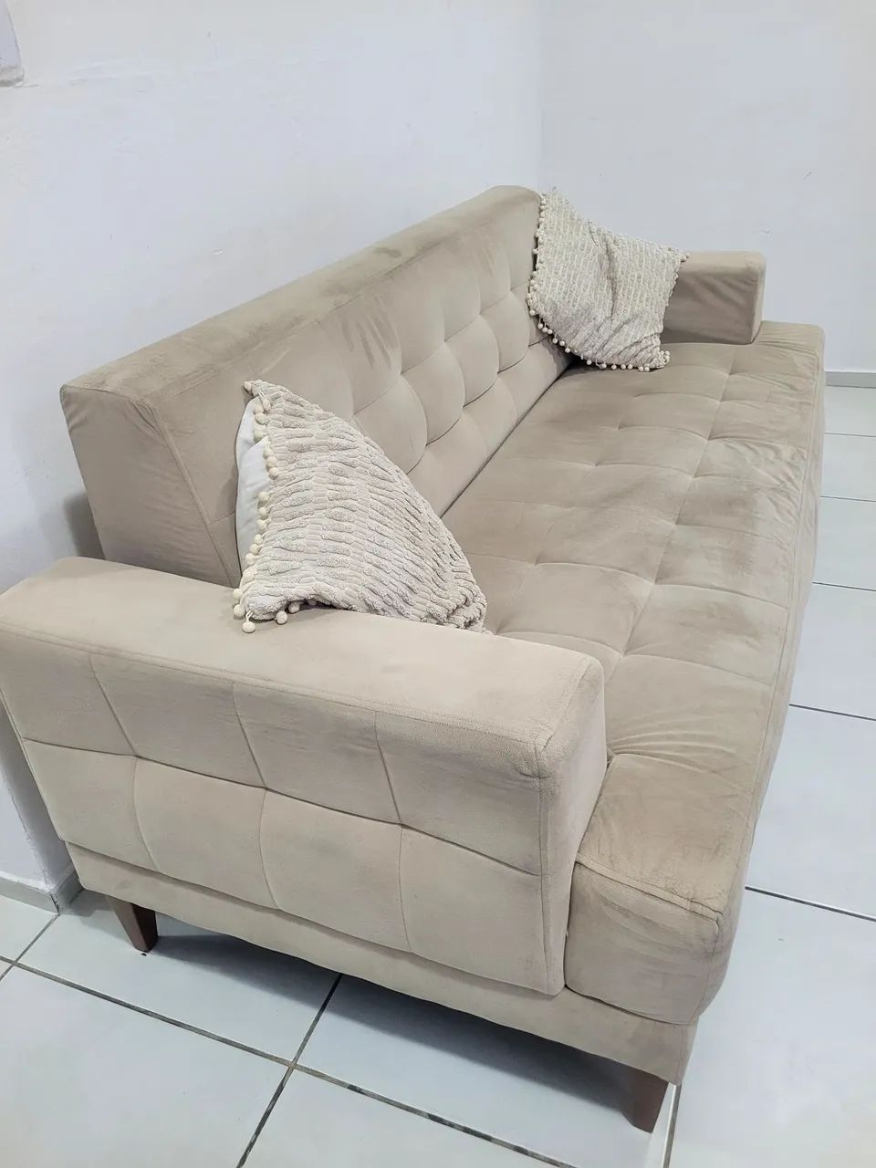 Sofá Retro, 3 lugares - Bege  - Foto 3